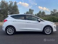 Usata Ford Fiesta Titanium 85 CV (62 kW) 2020 Bianco Utilitaria