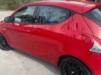 Usata Lancia Ypsilon 69 CV (50 kW) 2015 Rosso Utilitaria