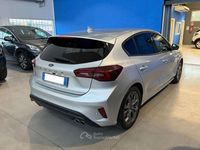 Usata Ford Focus ST-Line 116 CV (85 kW) 2024 Argento metallizzato Berlina
