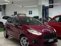 Usata Ford Fiesta Titanium 75 CV (55 kW) 2015 Rosso Utilitaria