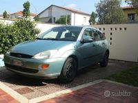 Usata Ford Focus Ghia 101 CV (74 kW) 1999 Verde Berlina