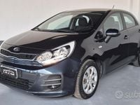 Usata Kia Rio Active 75 CV (55 kW) 2015 Blu Berlina