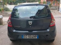 Gebraucht Dacia Sandero 75 PS (55 kW) 2010 Schwarz Limousine