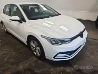 Usata VW Golf VIII Active 130 CV (95 kW) 2023 Bianco Berlina
