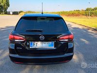 Usata Opel Astra Dynamic 110 CV (80 kW) 2019 Nero Station wagon