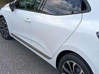 Usata Renault Clio V 101 CV (74 kW) 2024 Bianco Berlina