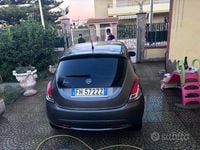 Usata Lancia Ypsilon 69 CV (50 kW) 2017 Grigio Utilitaria