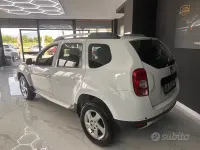 Usata Dacia Duster Lauréate 110 CV (80 kW) 2011 Bianco SUV