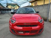 Nuova Fiat 600 La Prima 110 CV (80 kW) 2025 Rosso passione tetto nero SUV