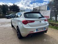 Usata Alfa Romeo Giulietta Distinctive 140 CV (102 kW) 2011 Grigio Utilitaria