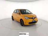 Usado Renault Twingo Intens 65 CV (47 kW) 2021 Amarillo Utilitario