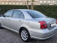 Usata Toyota Avensis 129 CV (94 kW) 2004 Grigio Berlina