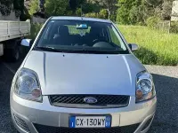Usata Ford Fiesta Ambiente 75 CV (55 kW) 2006 Utilitaria