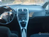 Usata Toyota Auris Sol 124 CV (91 kW) 2007 Grigio Utilitaria