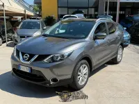 Usata Nissan Qashqai N-Connecta 116 CV (85 kW) 2017 Grigio SUV