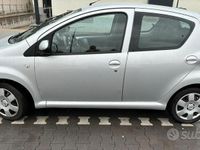 usata Toyota Aygo 1.0 benzina cambio automatico