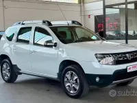 Usata Dacia Duster Lauréate 109 CV (80 kW) 2014 Bianco SUV