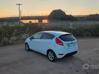Usata Ford Fiesta Titanium 92 CV (67 kW) 2012 Bianco Berlina