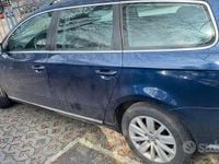 Usata VW Passat 140 CV (102 kW) 2014 Blu Station wagon