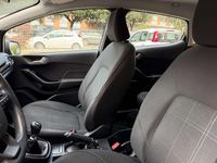 Usata Ford Fiesta Titanium 86 CV (63 kW) 2019 Grigio Utilitaria