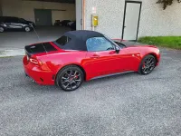 Usata Abarth 124 Spider 170 CV (125 kW) 2017 Rosso e nero Cabrio