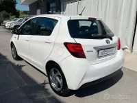 Begagnad Toyota Yaris Hybrid Active 2017 Vit Sedan