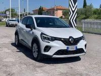 Usata Renault Captur Zen 143 CV (105 kW) 2022 Bianco SUV