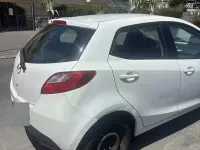 Usata Mazda 2 75 CV (55 kW) 2013 Bianco Utilitaria