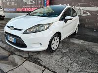 Usata Ford Fiesta Titanium 95 CV (69 kW) 2011 Bianco Berlina