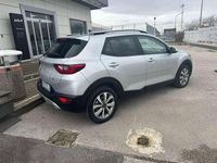 Usata Kia Stonic Style 82 CV (60 kW) 2023 Lunar silver SUV