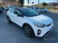 Usata Kia Stonic 110 CV (80 kW) 2018 Bianco SUV