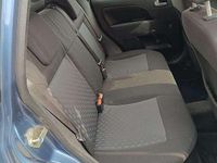 Usata Ford Fiesta Ghia 71 CV (52 kW) 2005 Blu/azzurro Berlina
