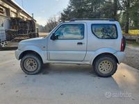 Usata Suzuki Jimny 82 CV (60 kW) 2001 Grigio SUV