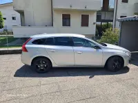 Usata Volvo V60 Momentum 163 CV (119 kW) 2011 Argento Station wagon