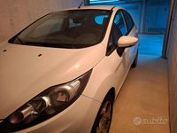Usata Ford Fiesta Titanium 60 CV (44 kW) 2012 Bianco Berlina