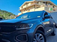 Usata VW T-Roc 150 CV (110 kW) 2024 Grigio SUV