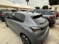 Usata Peugeot 208 Allure 101 CV (74 kW) 2024 Grigio Utilitaria