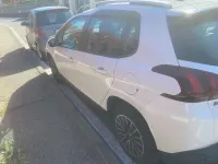 Usata Peugeot 2008 Active 102 CV (75 kW) 2018 Bianco SUV