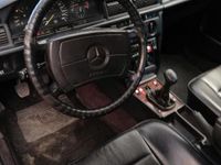 Usata Mercedes 190 185 CV (136 kW) 1988 Nero Berlina