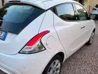Usata Lancia Ypsilon Gold 69 CV (50 kW) 2016 Bianco Utilitaria