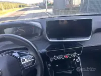 Usata Peugeot 2008 130 CV (95 kW) 2024 Bluazzurro SUV