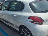 Usata Peugeot 208 75 CV (55 kW) 2016 Bianco Utilitaria