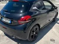 Usata Peugeot 208 GT-line 120 CV (88 kW) 2015 Nero Utilitaria