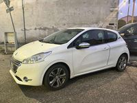 Usata Peugeot 208 Allure 68 CV (50 kW) 2013 Bianco Utilitaria