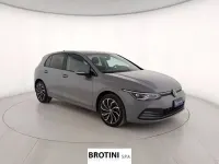 Usata VW Golf VIII Life 110 CV (80 kW) 2023 Grigio metallizzato Berlina