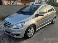 Usata Mercedes B180 Executive 116 CV (85 kW) 2011 Grigio Monovolume
