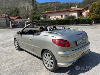 Usata Peugeot 206 CC Roland Garros 109 CV (80 kW) 2008 Grigio Cabrio