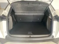Usata Peugeot e-2008 Allure 100 kW (136 CV) 2021 Bianco SUV