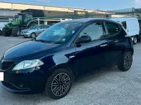 Usata Lancia Ypsilon Gold 95 CV (69 kW) 2018 Bluazzurro Utilitaria