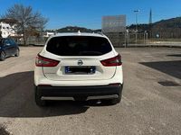 Usata Nissan Qashqai N-Connecta 140 CV (102 kW) 2019 Bianco SUV